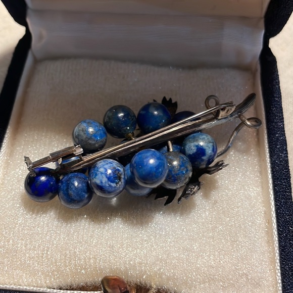 Morita Gil Chile Lapis lazuli grapes brooch - Picture 2 of 4